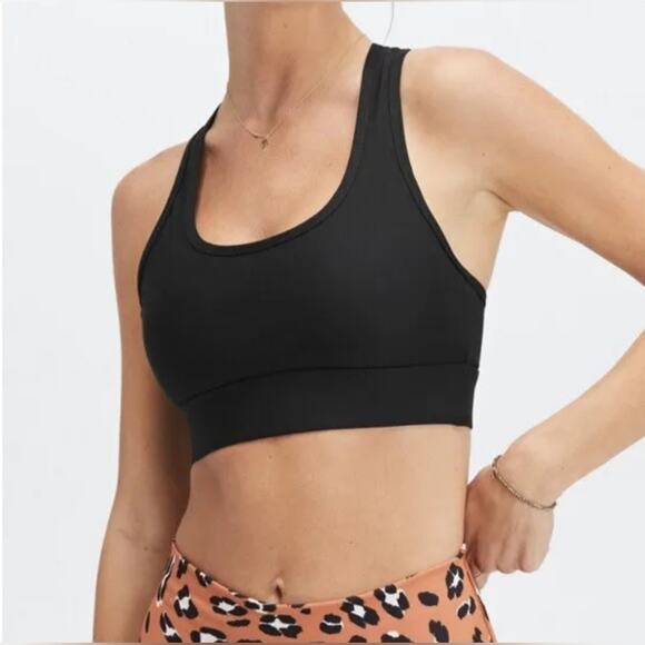 Fabletics ON THE GO BLACK MEDIUM IMPACT SPORTS BRA, SIZE MEDIUM - Picture 2 of 6
